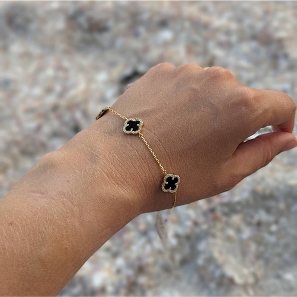 New Rachel Zoe Black Clover 18K Gold Plated Sterling Silver Bracelet - Picture 3 of 3